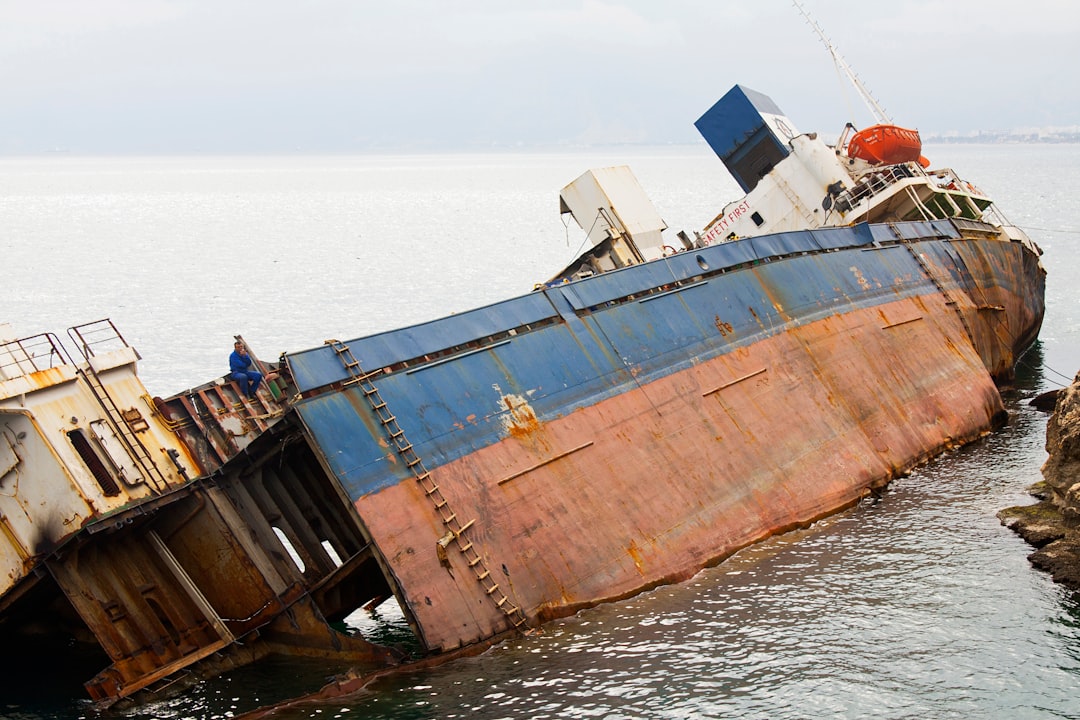 Photo Drake Passage ship sinking