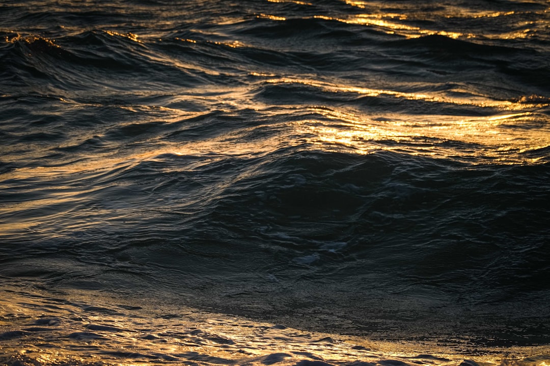 Photo passage waves