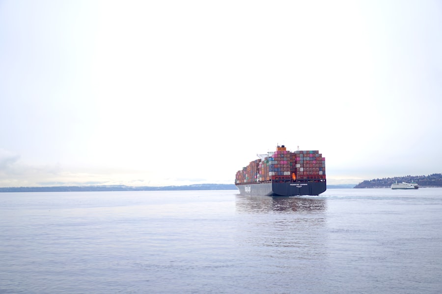 Photo cargo ships, drake passage