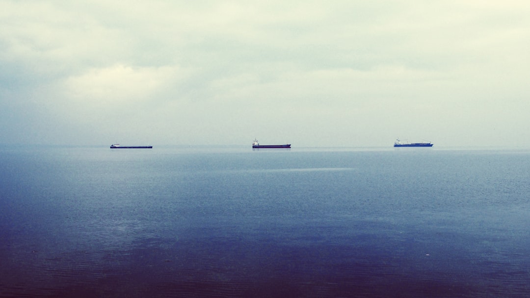 Photo passage vs strait