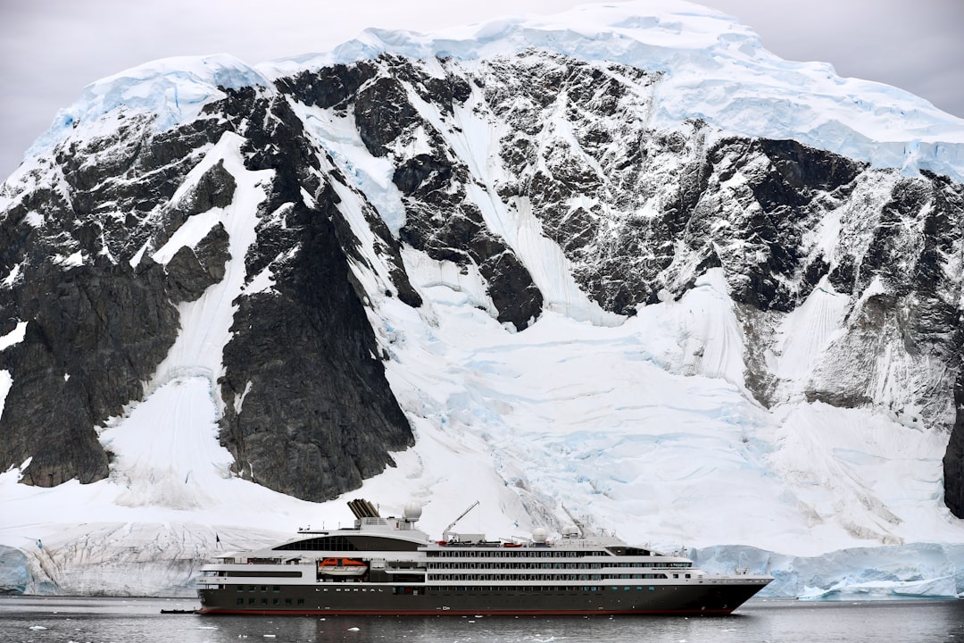 Photo cruise ship drake passage