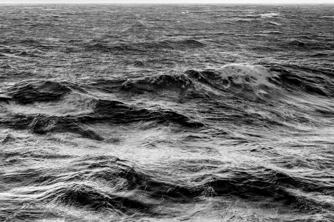 Photo drake passage waves