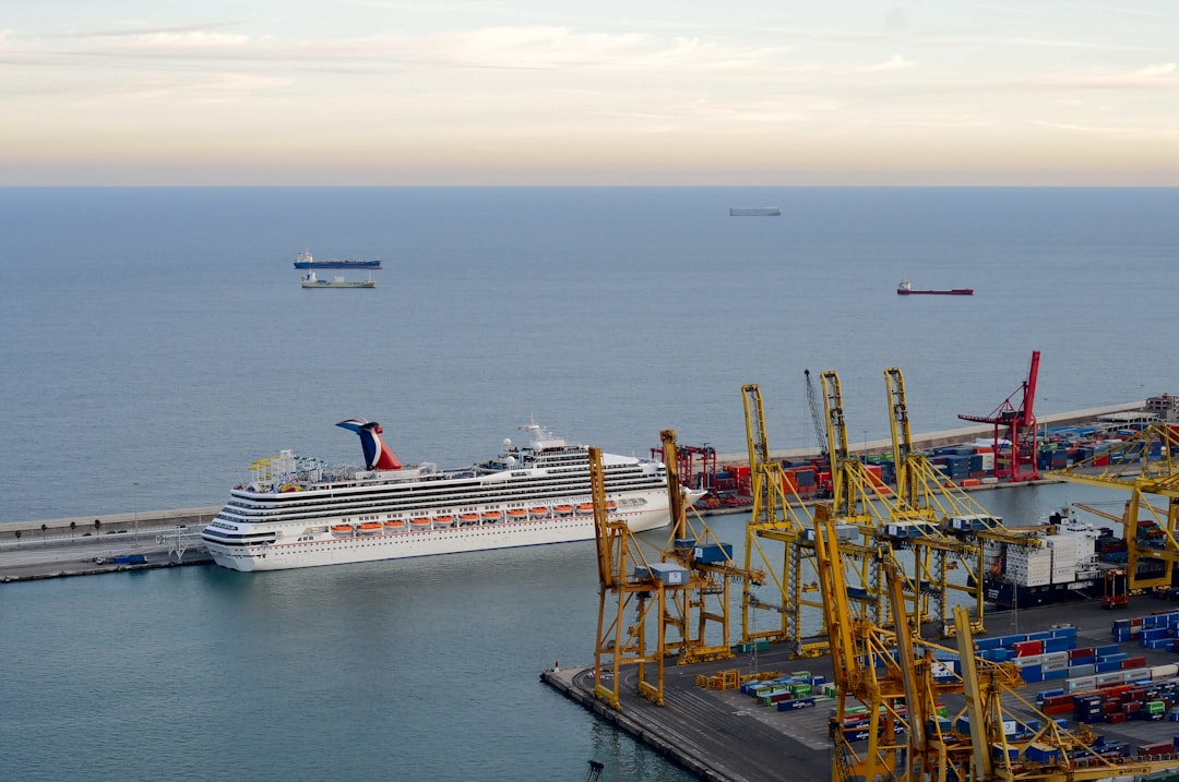 Photo maritime trade alternative routes