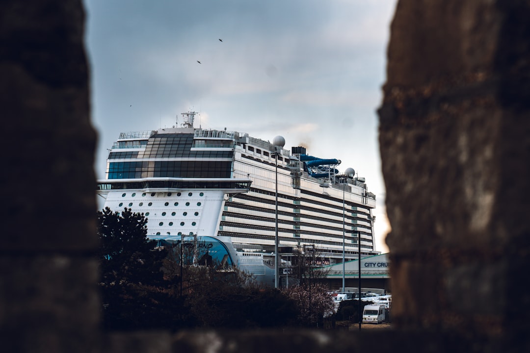 Photo drake passage cruise ship