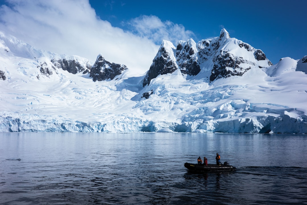 Photo quark expeditions ocean explorer drake passage