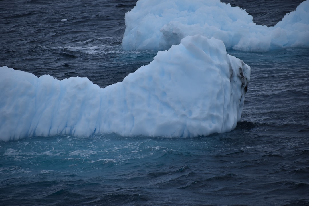 Photo drake passage frozen bodies