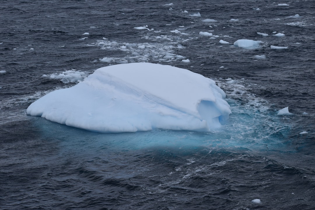 Photo drake passage frozen