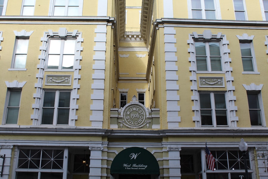 Hudson Street carrier hotel