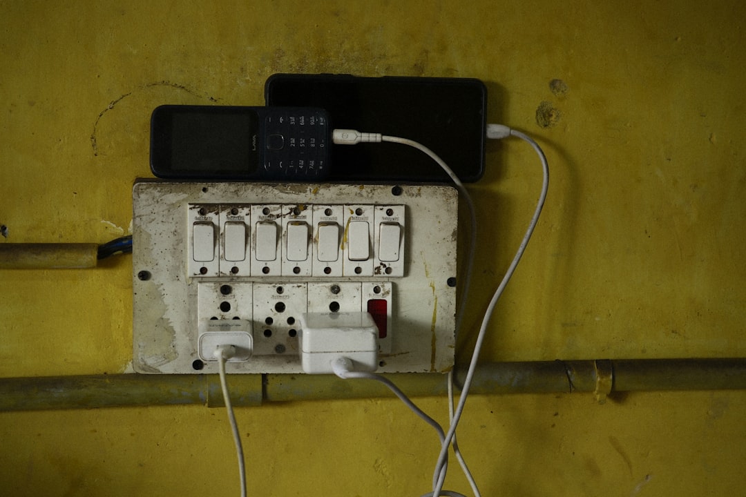 Photo voltage collapse prevention