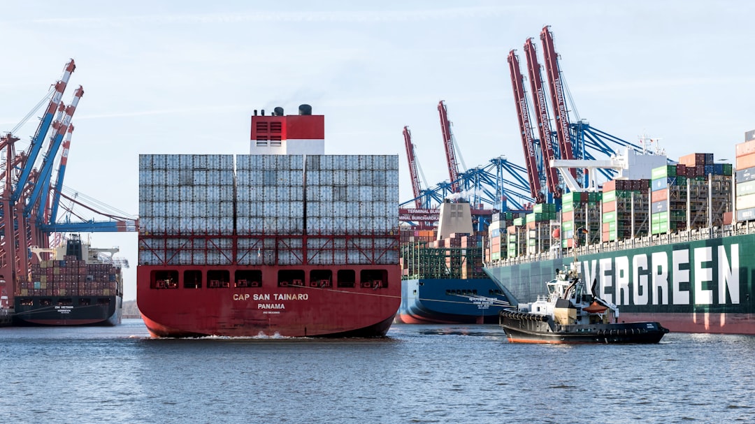 Photo shipping supply chain disruption risks