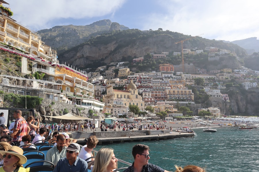 Photo tourism collapse