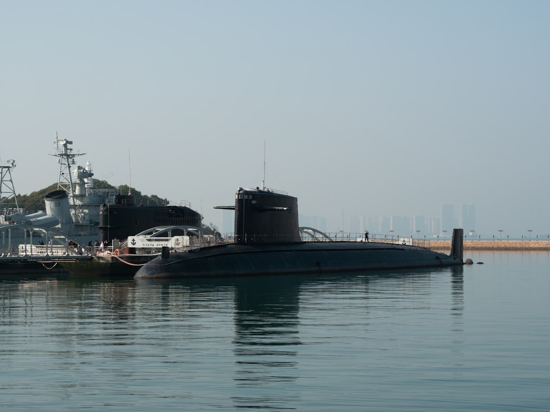 Photo submarine detection