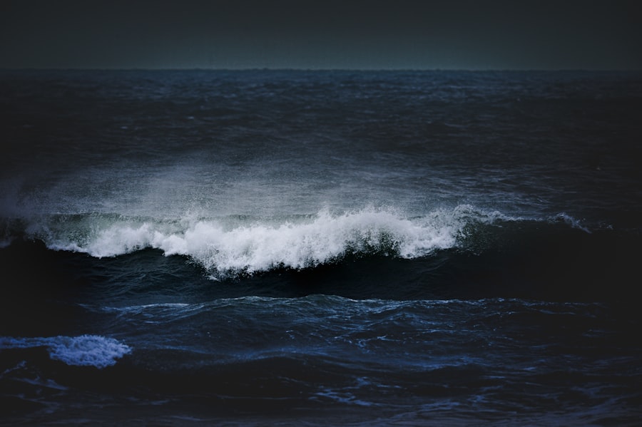 Photo silent war beneath waves