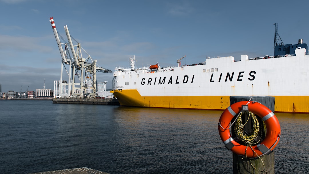 Photo shipping lane closure consequences