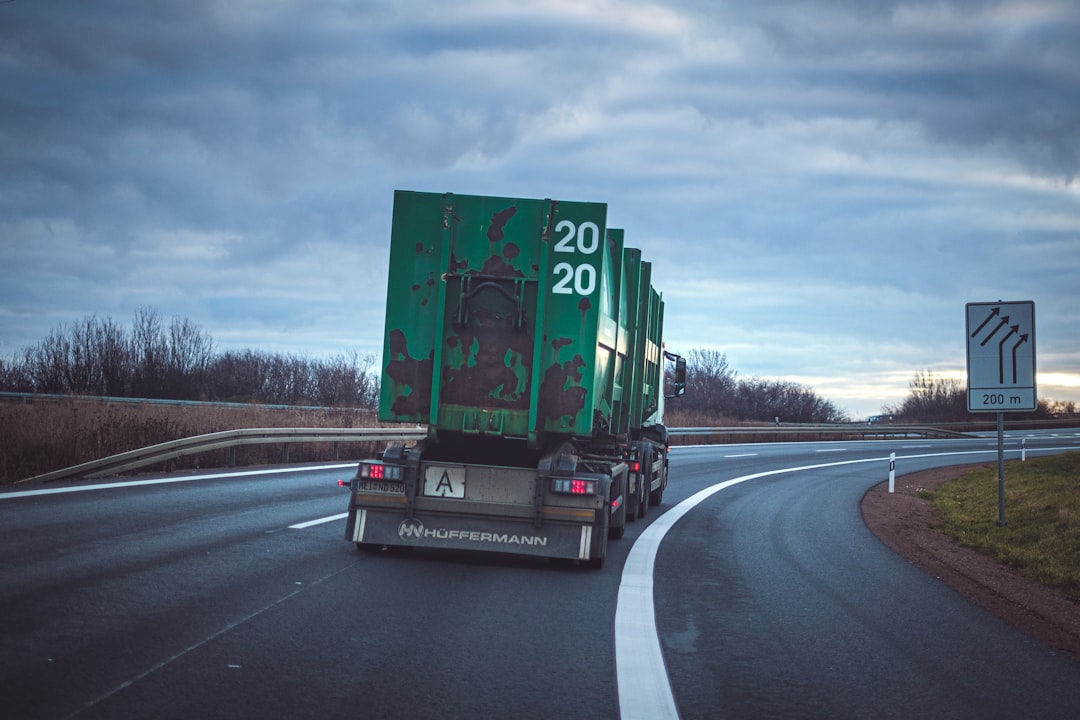 Photo drayage trucking rate volatility