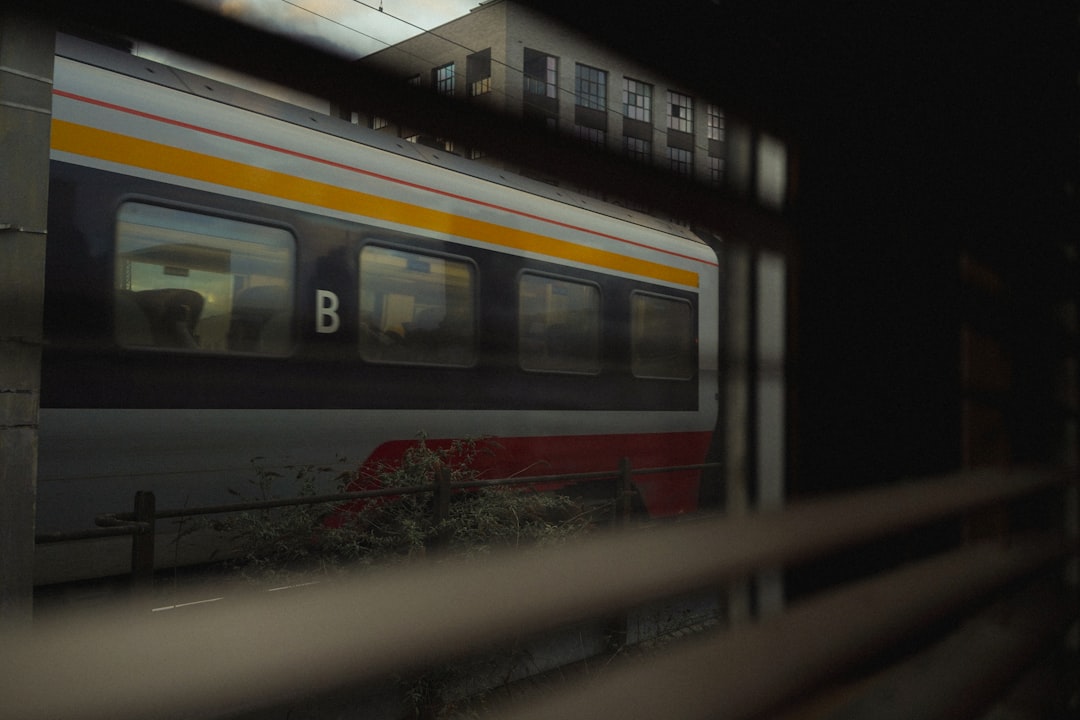 Photo modal shift rail