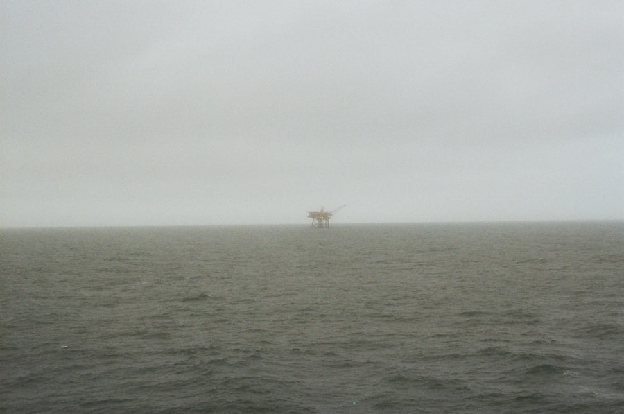 Photo offshore platform decommissioning