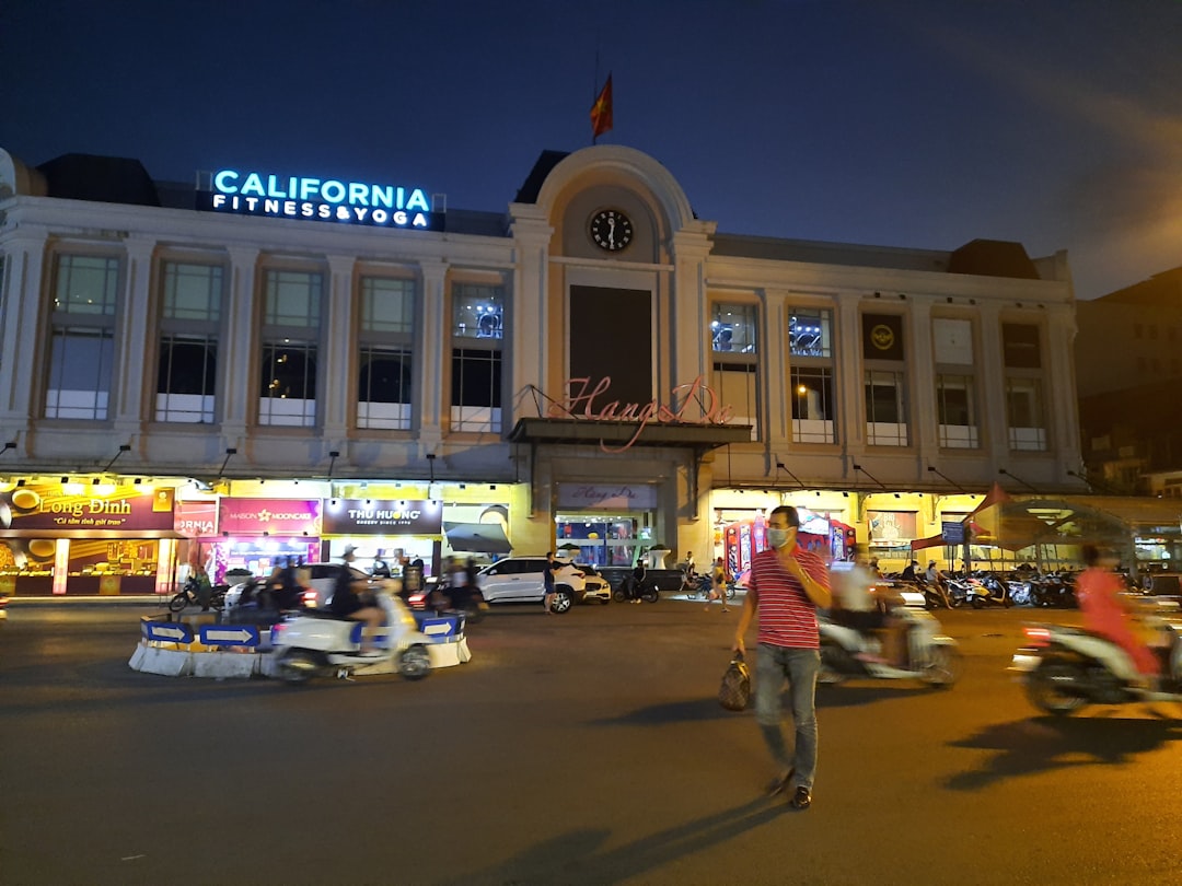 Photo e-commerce fulfillment center