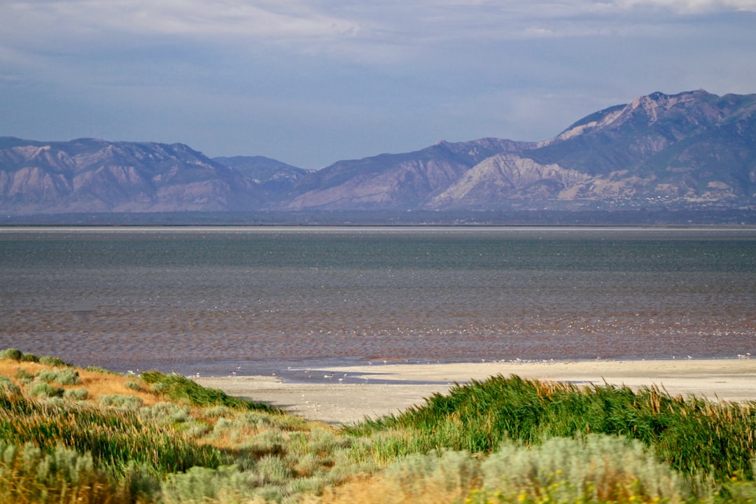 Photo salt lake arsenic dust health risks