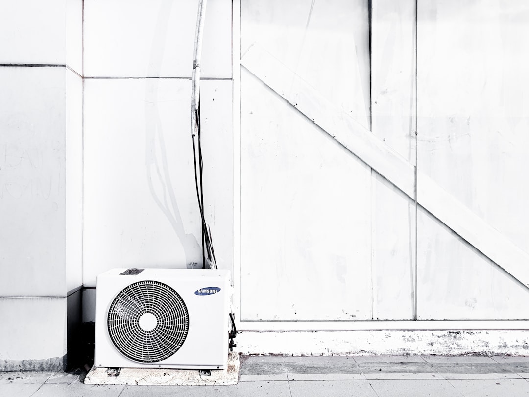 Photo air conditioning, power demand