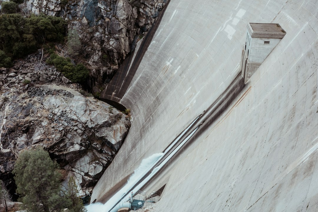 Photo rockslide dam formation mechanism