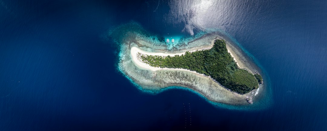 Photo one square kilometer island aerial view