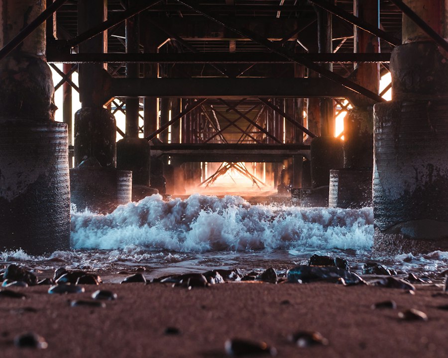 hurricane-resistant bridges damage survival